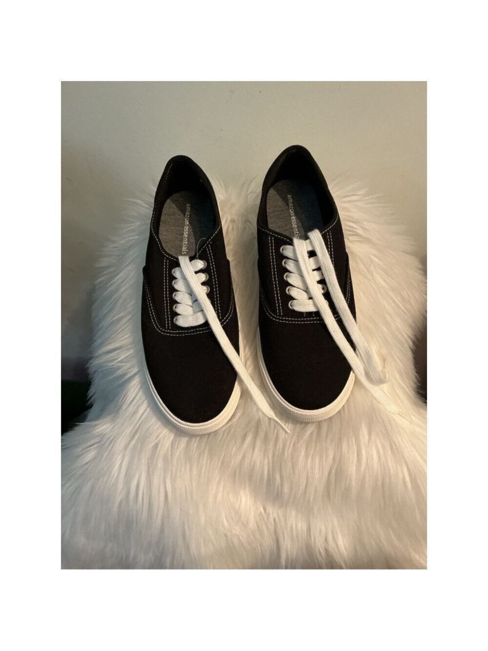 Amazon Essentials Black Canvas Lace-Up Sneakers Women’s Size 10
